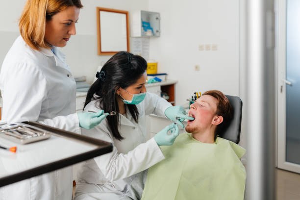 Best Broken or Cracked Tooth Emergency Dentist in Van Buren, AR